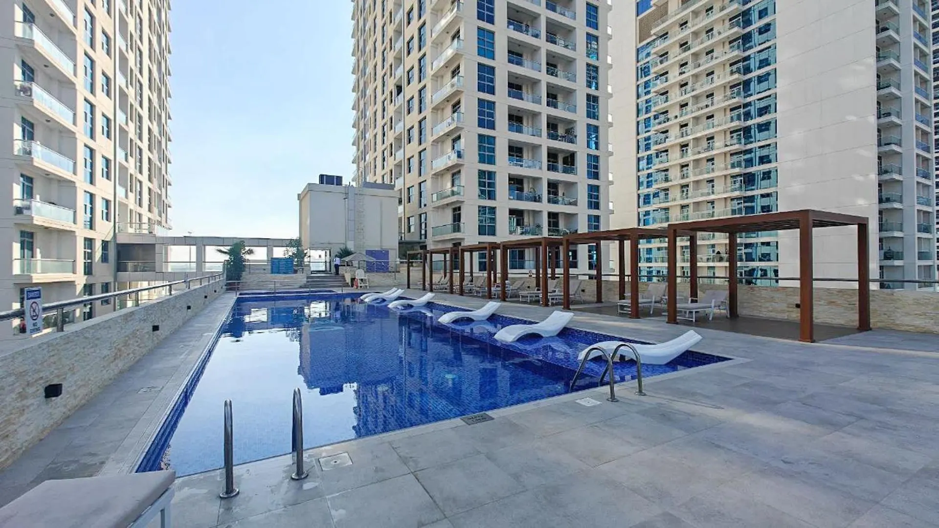 Apartment Spacious 2-Bedroom With Marina Views In Dec Tower 2 Dubai United Arab Emirates