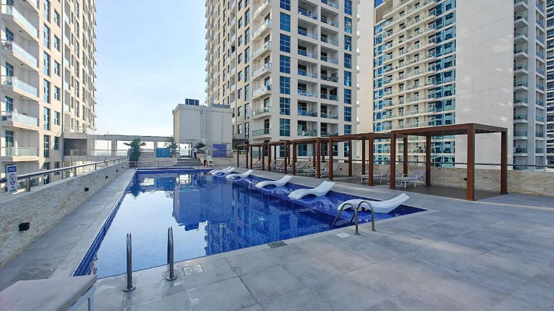Spacious 2-Bedroom With Marina Views In Dec Tower 2 Dubai Apartment