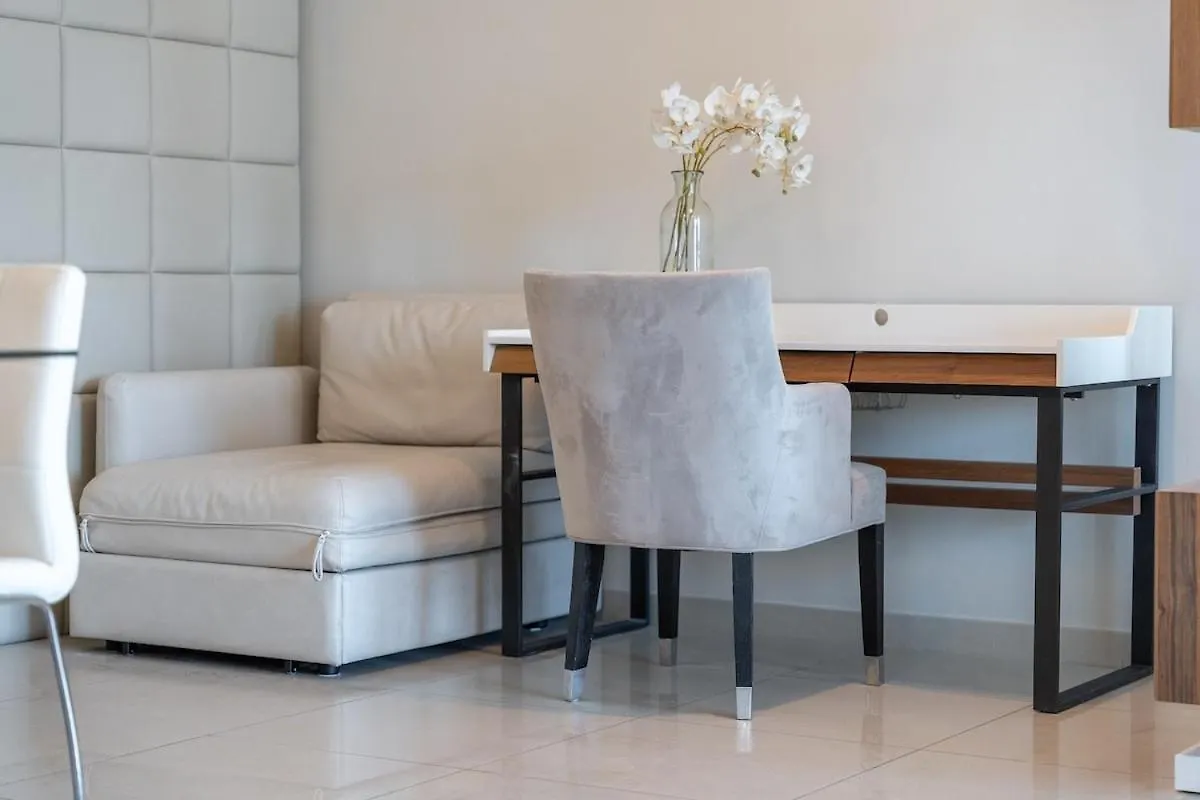 Spacious 2-Bedroom With Marina Views In Dec Tower 2 Dubai