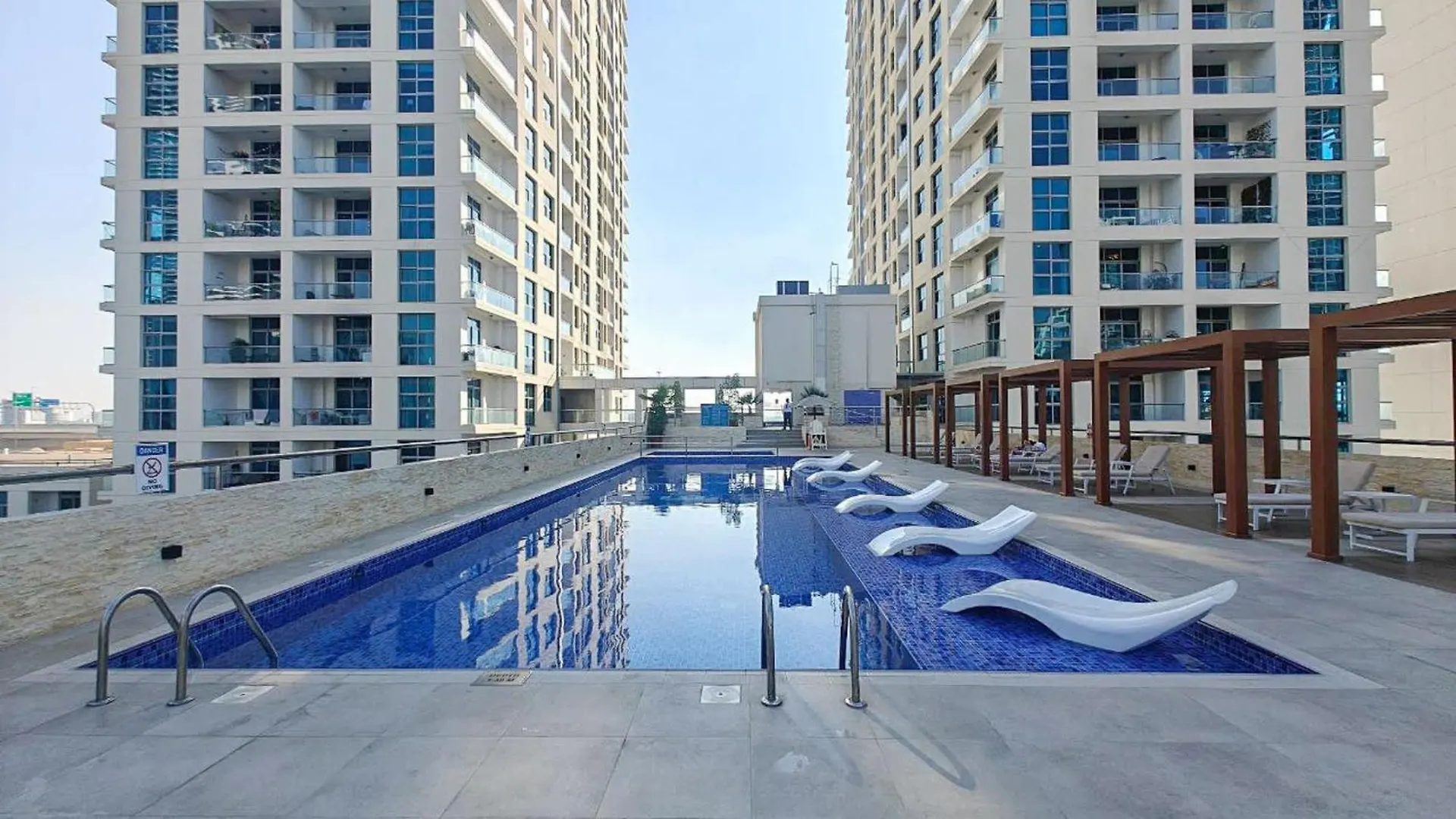 Spacious 2-Bedroom With Marina Views In Dec Tower 2 Dubai Vereinigte Arabische Emirate
